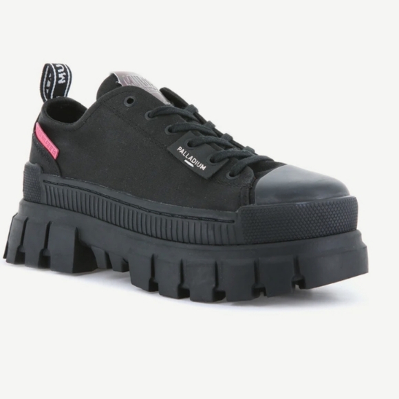 NEW PALLADIUM REVOLT LO TX LUG SOLE COMBAT SHOES BLACK Unisex 9.5 Women's - Picture 1 of 9